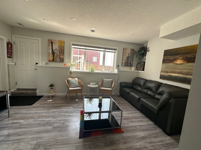 Walkout basement for rent Room Rentals & Roommates Calgary Kijiji