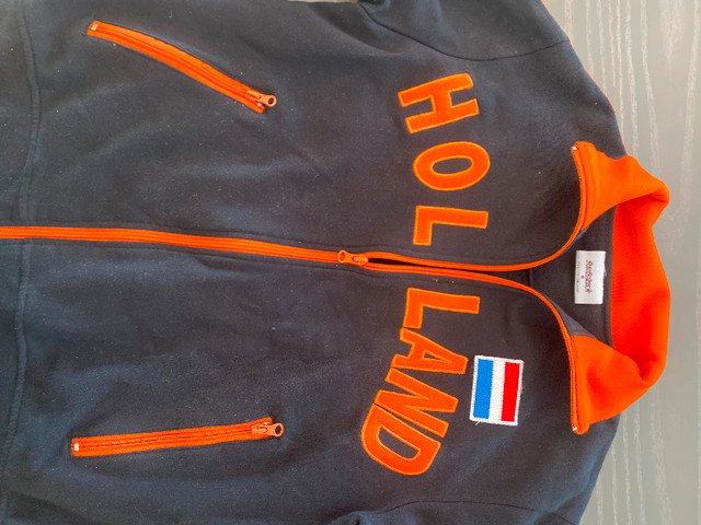 Dutch track suit small top $11 OBO dans Articles multiples  à Comté de Strathcona