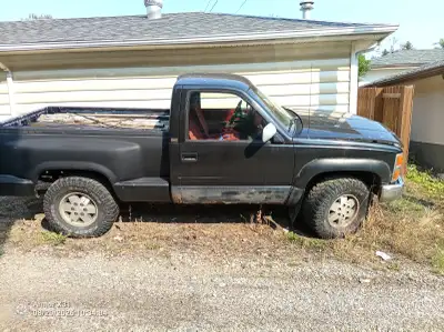 AS IS. Side step. 5.7 litre V8 small block. Runs great. 2 " lift, 4x4. New brakes, brake lines, fuel...