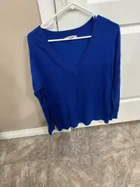 Sweater shirts for women in medium size 