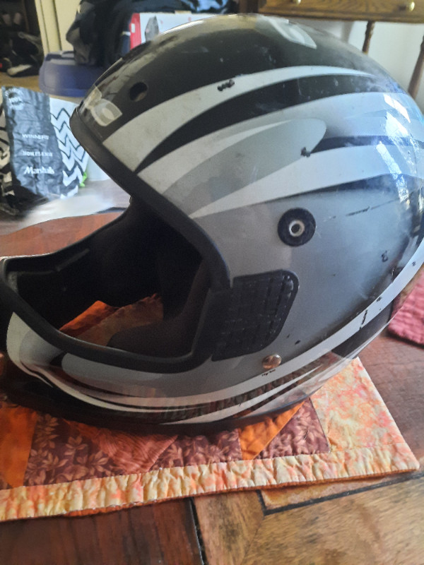Motorcycle helmet in Motorcycle Parts & Accessories in Calgary - Image 3