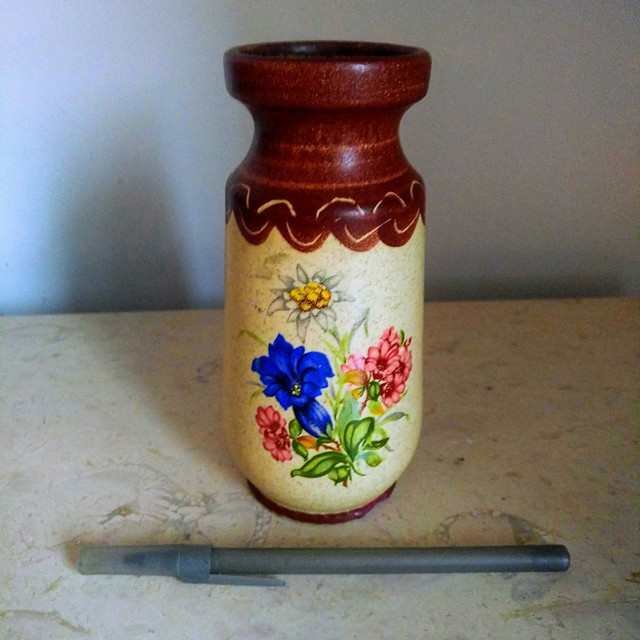 Rare Vintage Austrian Hand Painted Ceramic Vase in Arts & Collectibles in City of Toronto