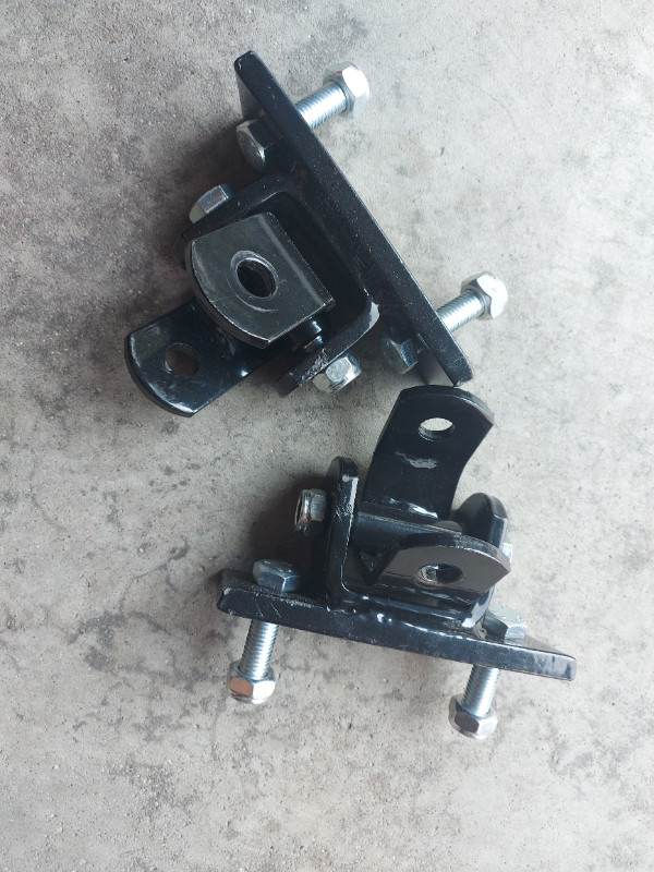 Flat tow hitch bar, safety chains, 2 inch rcvr and vehicle mount RVs