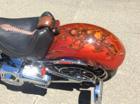 Fat Boy Harley Davidson modifié, 80,000km,pneu arrière 240, et