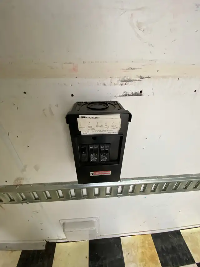 Gooseneck enclosed trailer for sale in Cargo & Utility Trailers in Kamloops - Image 6