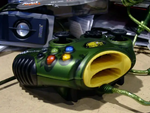 MANETTE MadCatz MicroCon Xbox Controller Item # 4536 in XBOX 360 in City of Montréal - Image 3