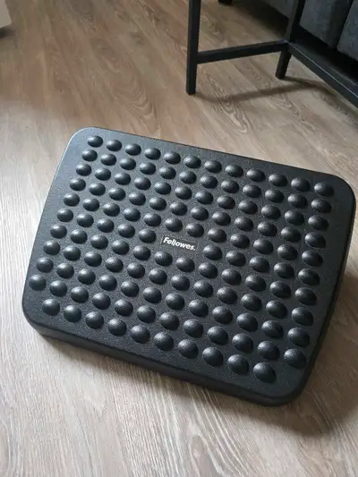 FELLOWES FOOTREST, View more
