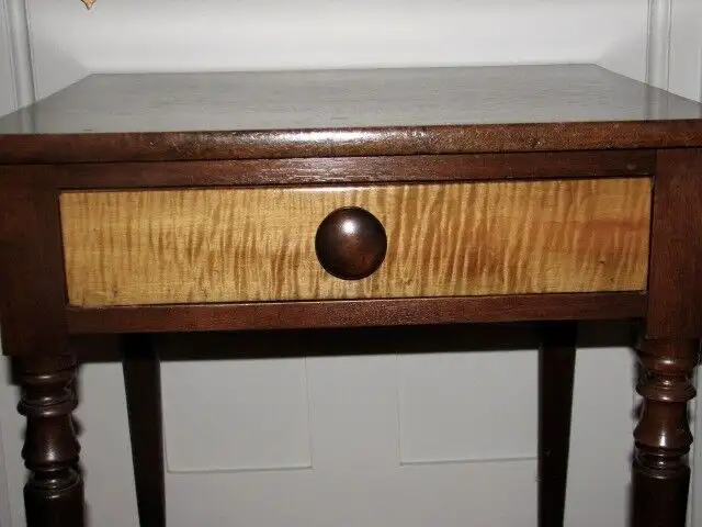 Antique 19th Century Sheraton Walnut Lamp Table with Tiger Maple in Other Tables in Guelph - Image 5