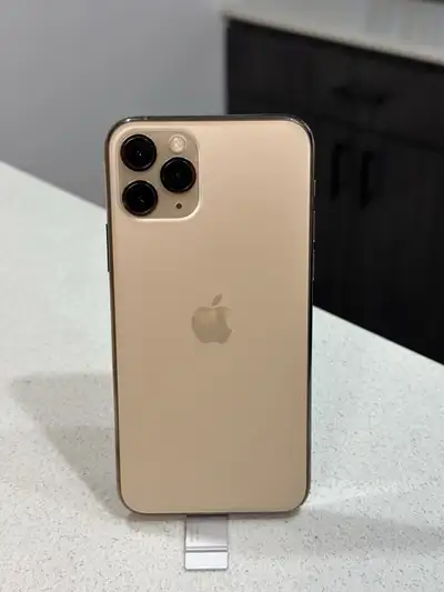 Unlocked / 64GB / Great Condition/ Contact for more information/ WE ACCEPT TRADE IN ✅