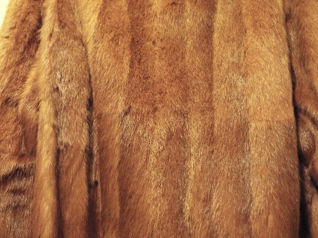 Vintage Real Canadian Mink Fur Coat Womens size Medium in Women's - Tops & Outerwear in Ottawa - Image 3