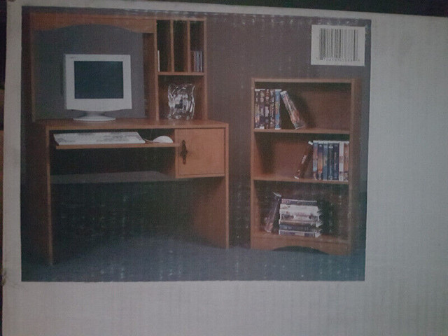 Computer Desk with Hutch and Bookshelf in Desks in City of Toronto
