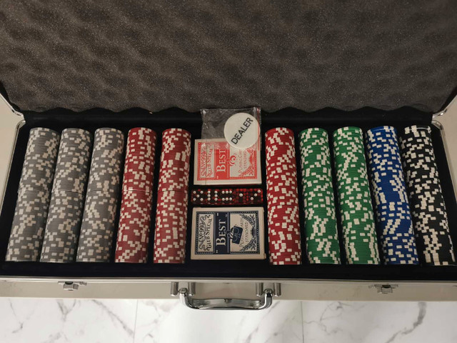 Poker Set in Hobbies & Crafts in Oakville / Halton Region