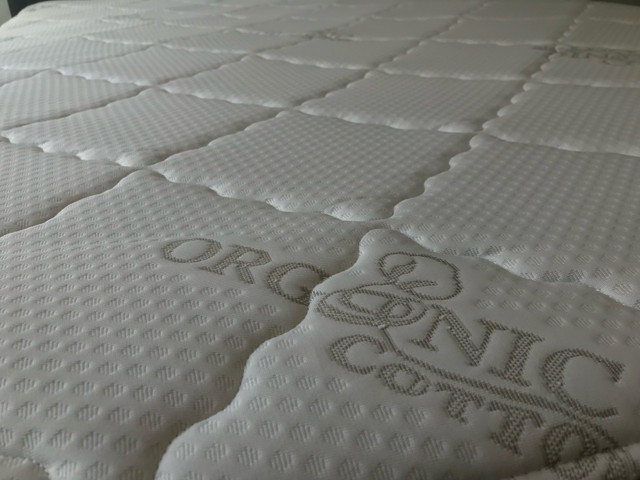 QUEEN MATTRESS SPRING AIR in Beds & Mattresses in Vancouver - Image 4