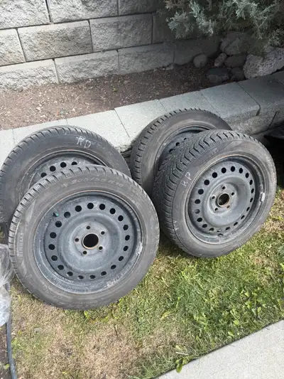 Winter tires with rims pirelli nitrogen air size 205/55/16 came out of Honda civic only one season u...