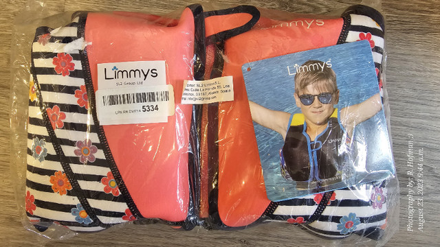 Medium Kids Life Jacket - JIMMYS - Class B in Water Sports in Kitchener / Waterloo