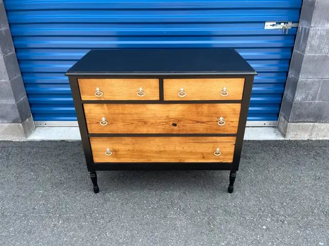 Stunning Solid Wood Dresser in Dressers & Wardrobes in Peterborough - Image 3