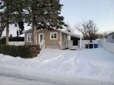 Un véritable chez-soi pour votre famille! Charmante maison de plain-pied située dans un quartier fam...