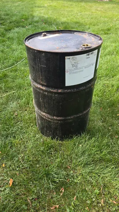 What else is there to say, it's a 55gal steeldrum. Previously contained antifreeze. It's in good sha...