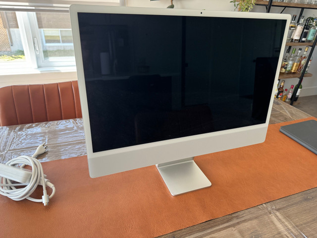 iMac 24 pouces dans Ordinateurs de bureau  à Trois-Rivières