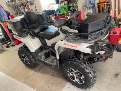 Low miles 2015 quad can am 650 xt max loaded has less than 1900kms. Has a ton of aftermarket add ons...