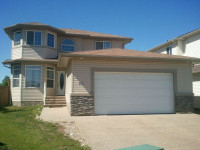 EXECUTIVE HOME IN FT. MCMURRAY