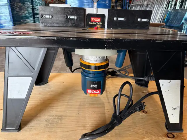 RYOBI 1.5 HP ROUTER TABLE ASSEMBLY in Power Tools in Oakville / Halton Region - Image 4