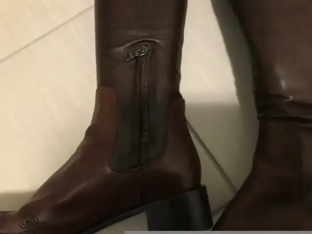 Luxurious Women’s Brown Leather Tall Prada Boots - Italy - 7.5 in Women's - Shoes in Oshawa / Durham Region - Image 9
