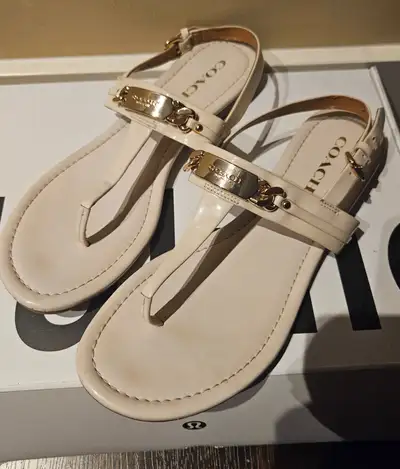 Were only worn a few times. Very nice sandals. Size 9 Upper Mission area of Kelowna pick up Firm pri...