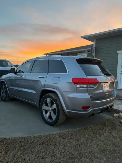 2014 jeep grand cherokee eco diesel 231341 km runs and drives great 13000 OBO
