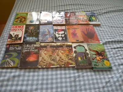 22 SCI-FI BOOKS:HERBERT,HUXLEY,LEWIS,Vonnegut,WELLS,Bradbury, View more
