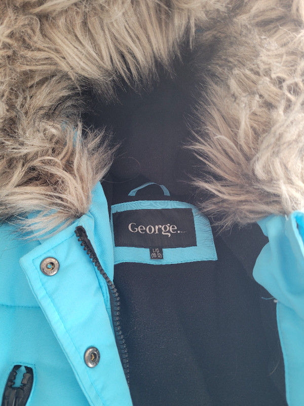Like new child's winter jacket in Kids & Youth in Saskatoon - Image 2