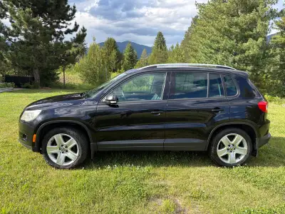 One-owner Tiguan Sport in excellent condition. * 2.0L turbo * 6-speed manual * 185,650 km * FWD * Pa...