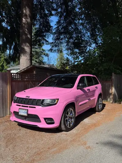 2019 Jeep Grand Cherokee SRT 6.4L Hemi V8 with 475 HP 4WD. The transmission is an 8 speed automatic....