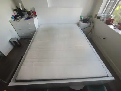 IKEA bed, mattress 1 Sidetable and 3drawer chest Moving