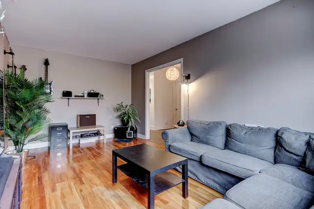 GRAND 5 1/2 DEVANT PARC AVEC GARAGE ET PRÈS METRO LANGELIER in Long Term Rentals in City of Montréal - Image 5