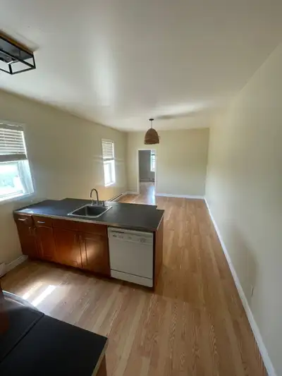 PLEASE READ BELOW 1 Bedroom condo for rent starting April 1st. Month to month bases. The address is...