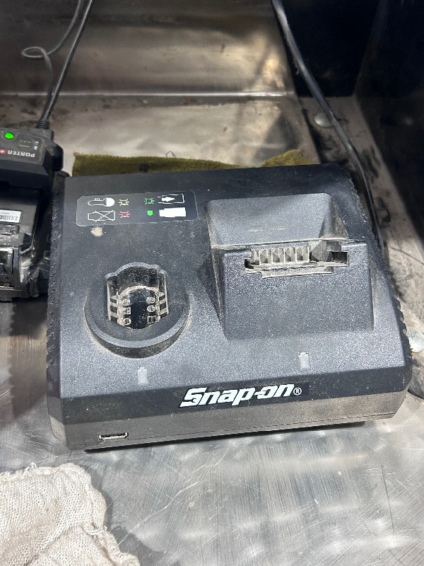 Snap on 1/2 inch brushless impact CT9080 monster lithium. Power Tools