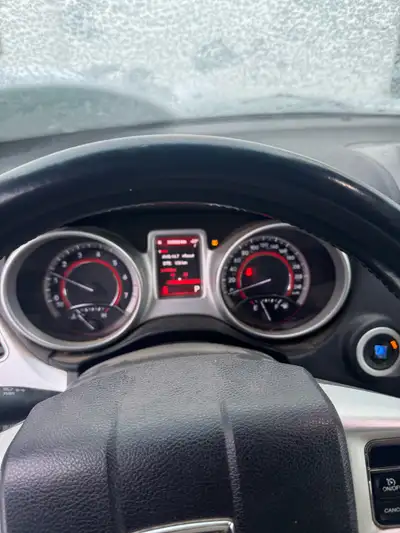 2012 Dodge awd rt 3.6 Journey runs drives does not heat Rear drive shaft is off so just front wheel...