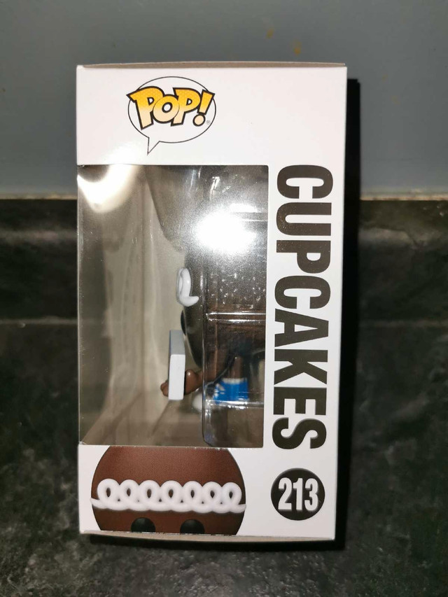 Cupcakes Funko Pop  in Arts & Collectibles in London - Image 2