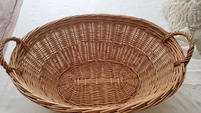 Wicker Basket in Home Décor & Accents in Kamloops - Image 3