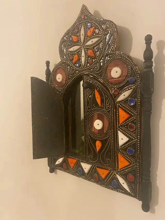 Vintage Handmade Moroccan Arch Wall Mirror. 15” tall. in Home Décor & Accents in Markham / York Region - Image 7