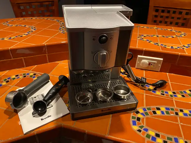 Breville Café Roma in Coffee Makers in Oshawa / Durham Region - Image 2