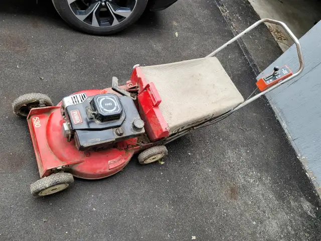 Toro 530 Push Gas Lawnmower in Lawnmowers & Leaf Blowers in Regina - Image 6