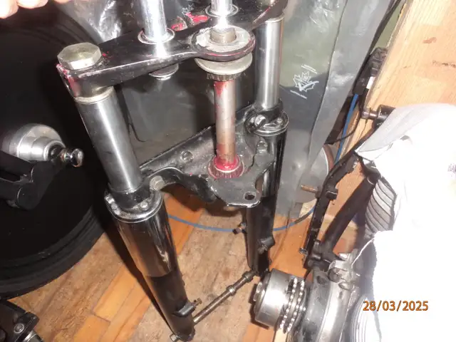 Front end et piece de moto in Motorcycle Parts & Accessories in Gatineau - Image 4