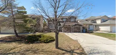 Island Lakes House Renting - 3 bedrooms, 2.5 wash rooms, 1 study