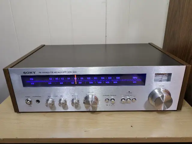 Vintage Sony  Receiver Model STR-1800 " VERY RARE" in Stereo Systems & Home Theatre in Mississauga / Peel Region - Image 2
