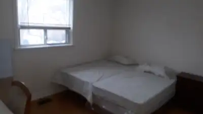This is spacious master ber room on main floor of the bungalow house that has attached in-suite wash...