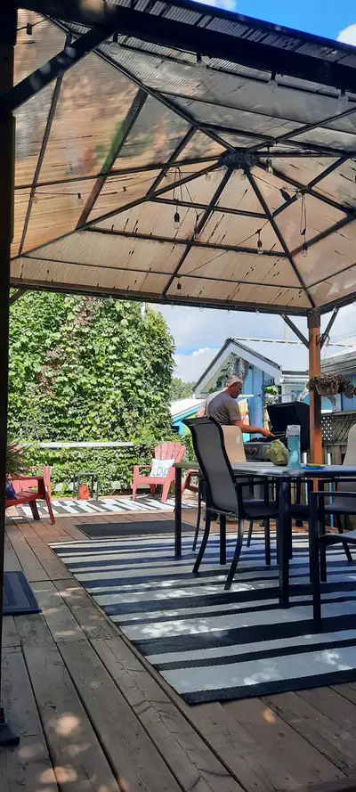 Come enjoy Port Stanley at Casa Mama, just steps from Big Beach We are offering this newly renovated...