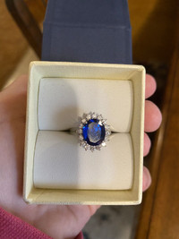Blue sapphire ring