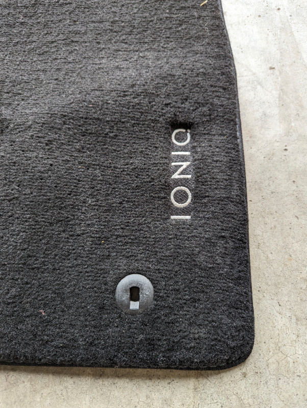Hyundai Ioniq 5 OEM floor mats in Other Parts & Accessories in Kitchener / Waterloo - Image 2